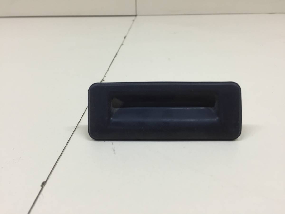 Кнопка открывания багажника Volkswagen Polo (MK5) 2011-2020