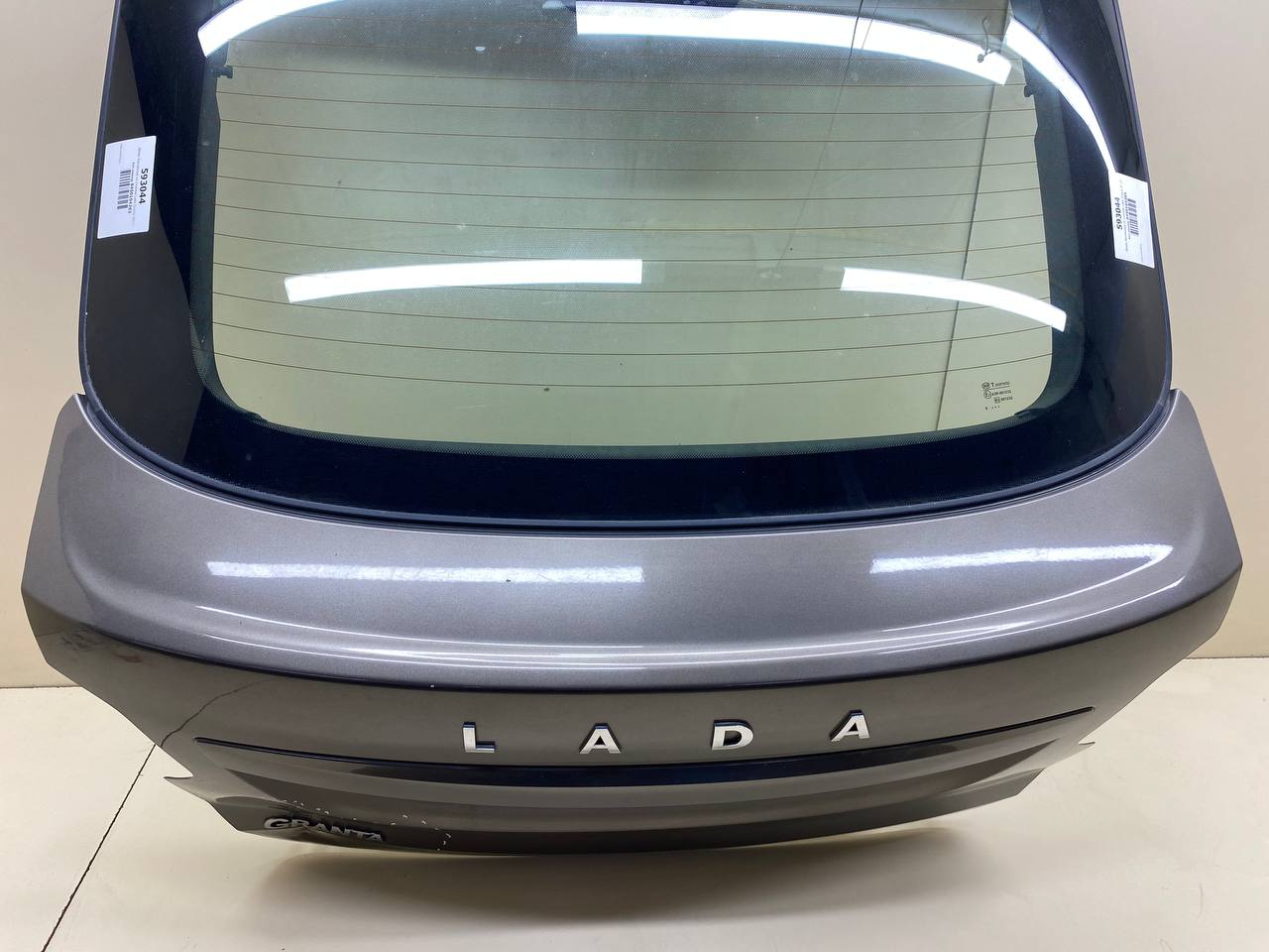 Дверь багажника со стеклом Lada Granta 2011>