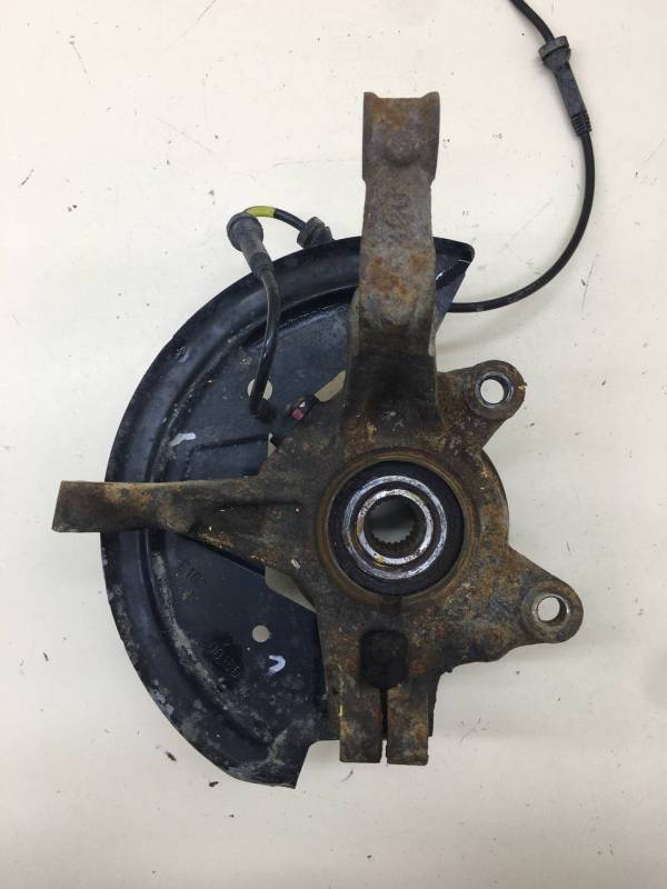 Кулак поворотный передний левый Renault Logan (2) 2014>