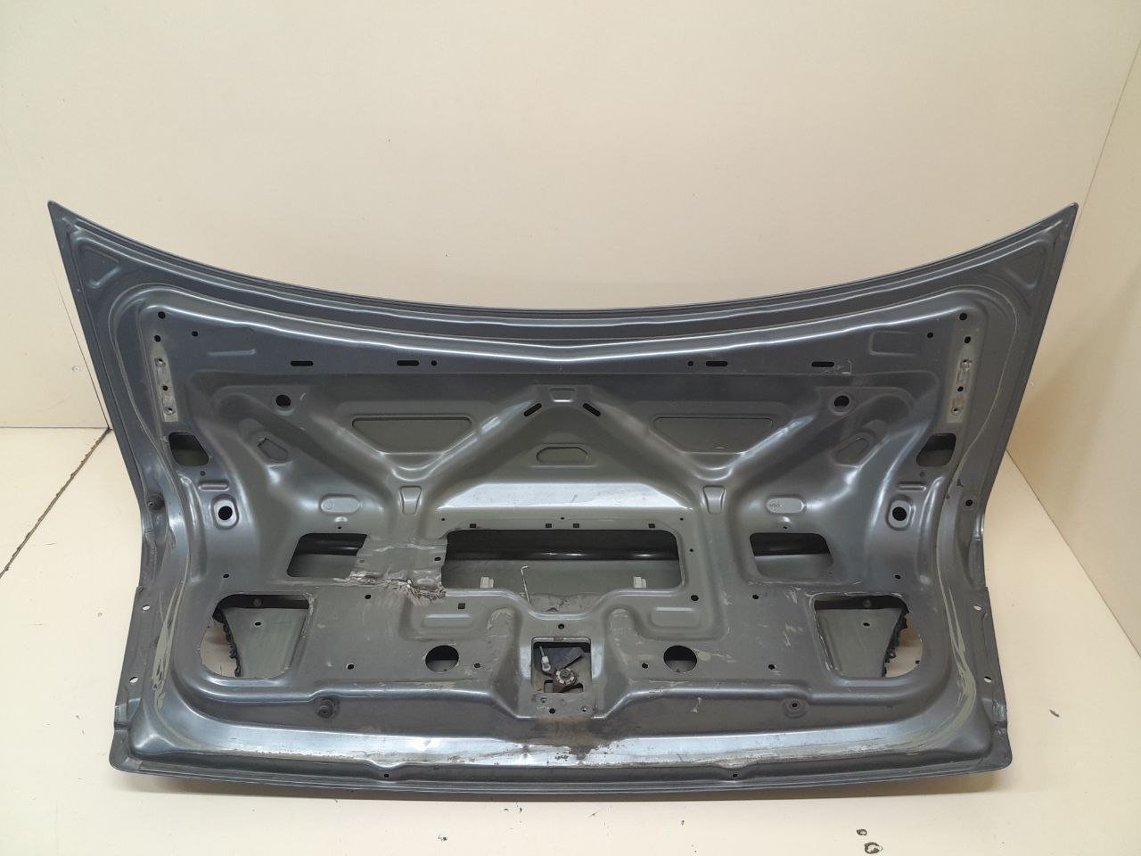 Крышка багажника Nissan Almera (N16) 2000-2006 Крышка багажника Nissan Almera (N16) 2000-2006