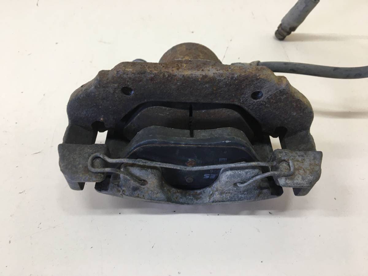 Суппорт передний правый Ford Fiesta (MK5) 2002-2008