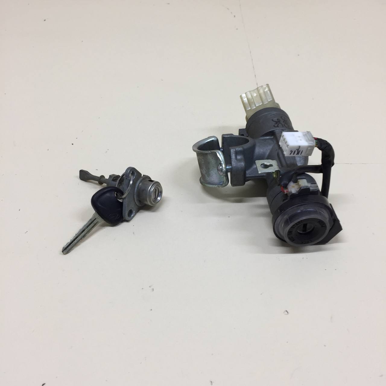 Замок зажигания Hyundai Starex H1/Grand Starex 2007>