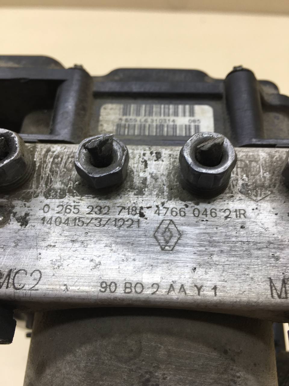 Блок ABS (насос) Nissan Almera 3 (G11, G15) 2012>