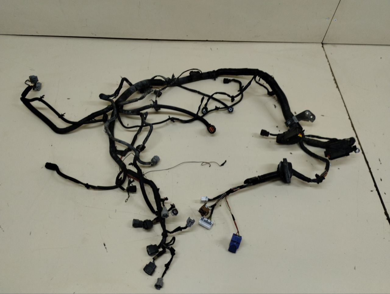 Проводка двс Nissan Almera Classic (B10) 2006-2013 Проводка двс Nissan Almera Classic (B10) 2006-2013