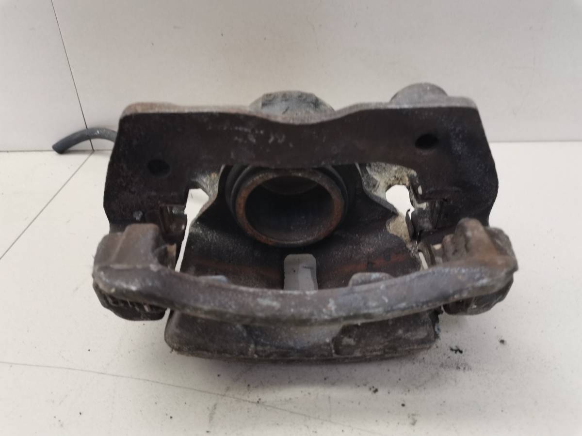 Суппорт передний правый Toyota Altezza (XE10) 1998-2005 Суппорт передний правый Toyota Altezza (XE10) 1998-2005