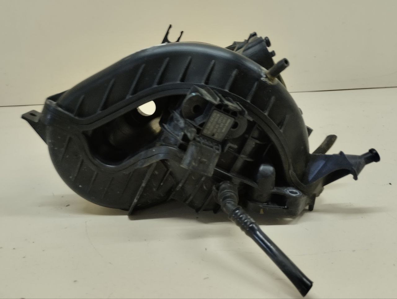 Коллектор впускной Volkswagen Polo (MK5) 2011-2020 Коллектор впускной Volkswagen Polo (MK5) 2011-2020