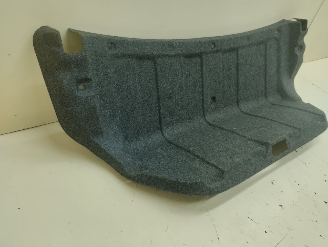 Обшивка крышки багажника Mitsubishi Lancer 9 (CS/Classic) 2000-2011 Обшивка крышки багажника Mitsubishi Lancer 9 (CS/Classic) 2000-2011