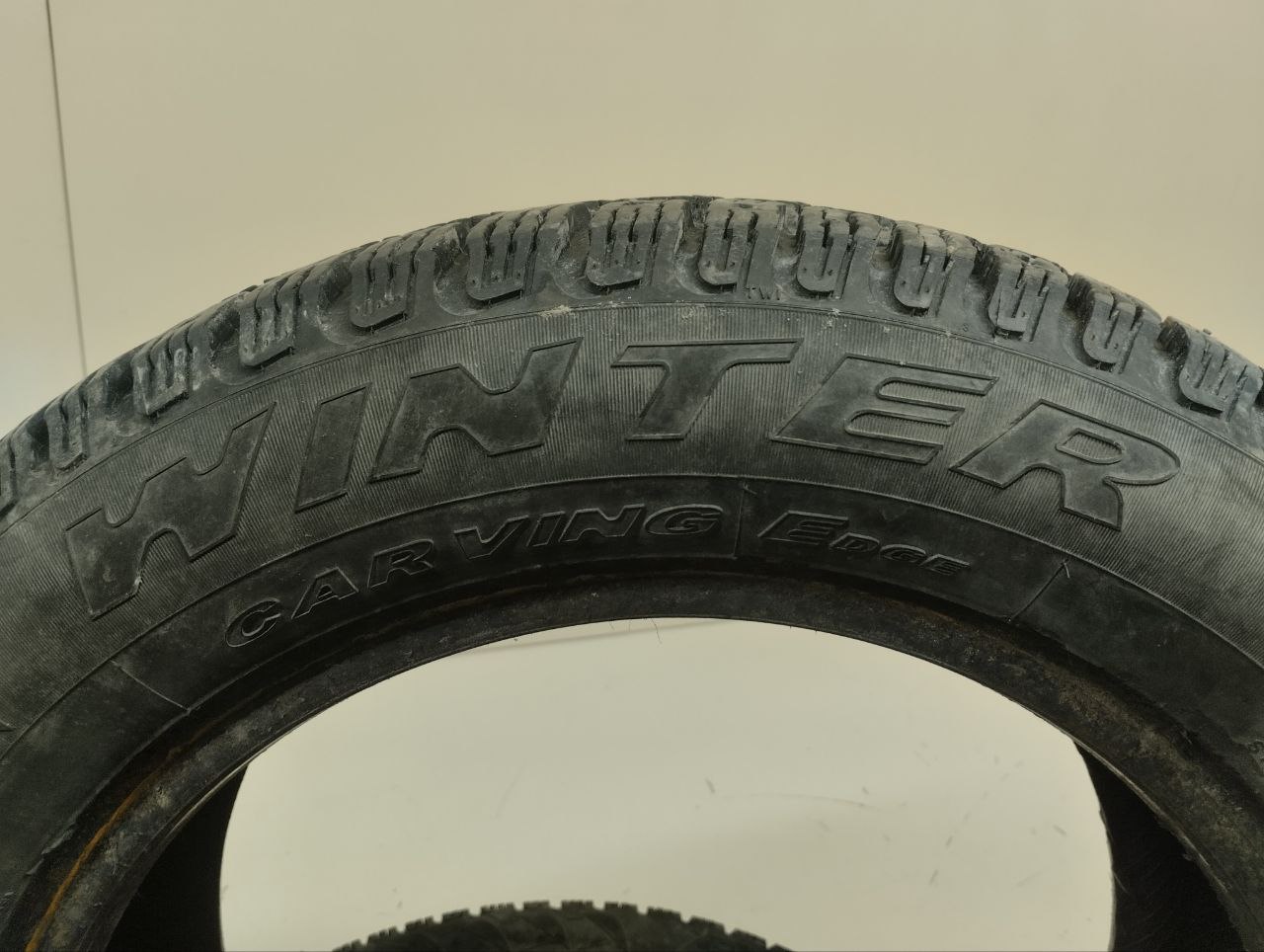 Шины к-кт R15 Зимние шипованные Pirelli Winter Carving Edge 