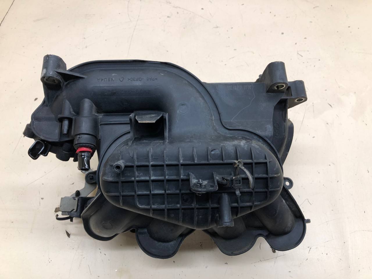 Коллектор впускной Ford Focus 3 2011> Коллектор впускной Ford Focus 3 2011>