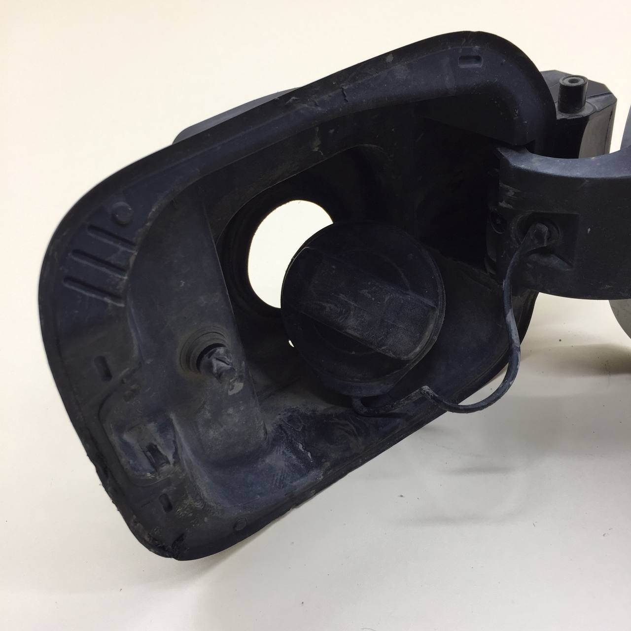 Лючок бензобака Skoda Rapid 2012-2020