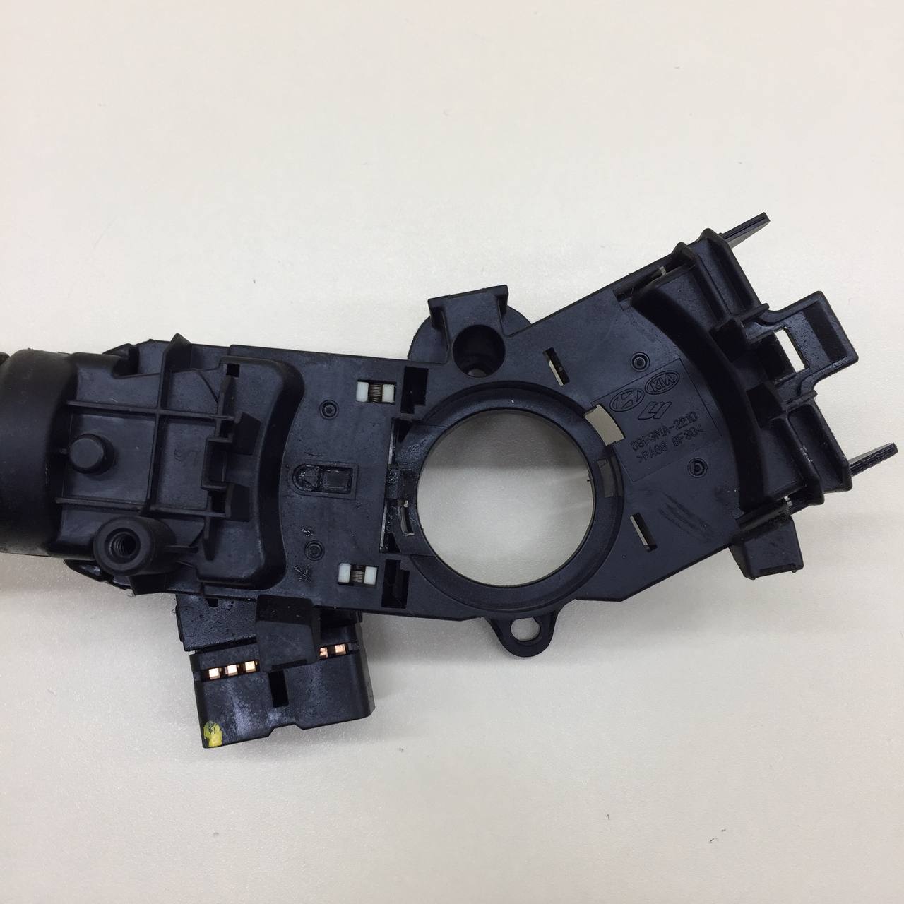 Переключатель поворотов подрулевой Hyundai Solaris (RB) 2010-2017