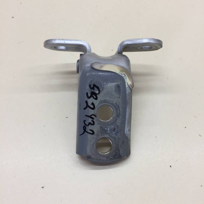 Петля двери передней левой верхняя Toyota Rav 4 (A30) 2006-2013 Петля двери передней левой верхняя Toyota Rav 4 (A30) 2006-2013