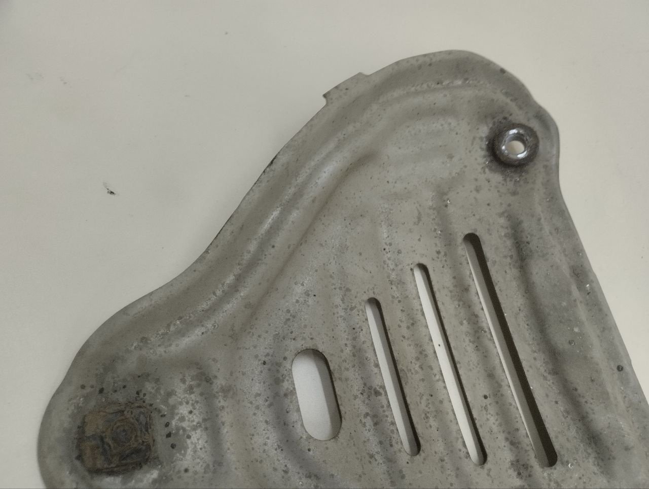 Экран тепловой Toyota Rav 4 (A30) 2006-2013 Экран тепловой Toyota Rav 4 (A30) 2006-2013