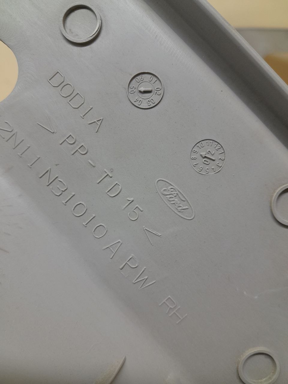 Обшивка стойки Ford Fusion (JU) 2002-2012