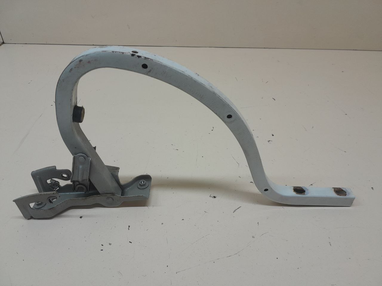 Петля крышки багажника Chevrolet Cobalt (T250) 2011-2015 Петля крышки багажника Chevrolet Cobalt (T250) 2011-2015