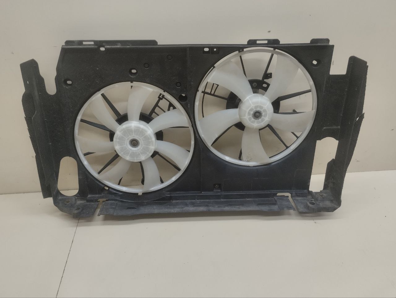 Диффузор вентилятора Toyota Rav 4 (A30) 2006-2013 Диффузор вентилятора Toyota Rav 4 (A30) 2006-2013