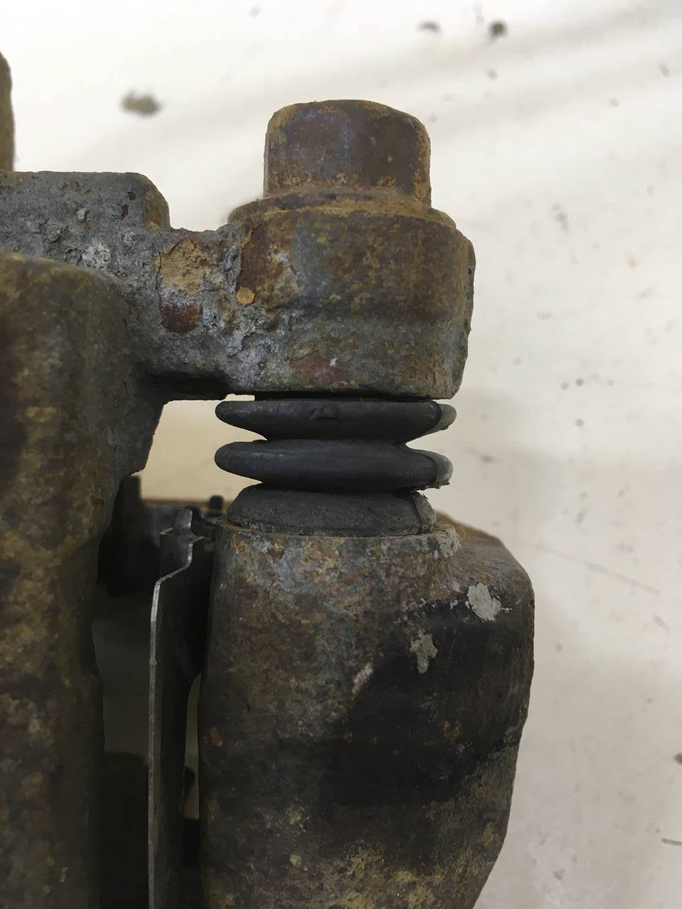 Суппорт передний левый Kia Spectra (SD) 2004-2011