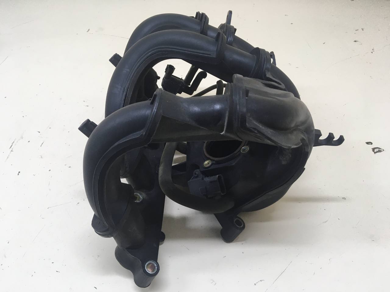 Коллектор впускной Ford Fusion (JU) 2002-2012 Коллектор впускной Ford Fusion (JU) 2002-2012