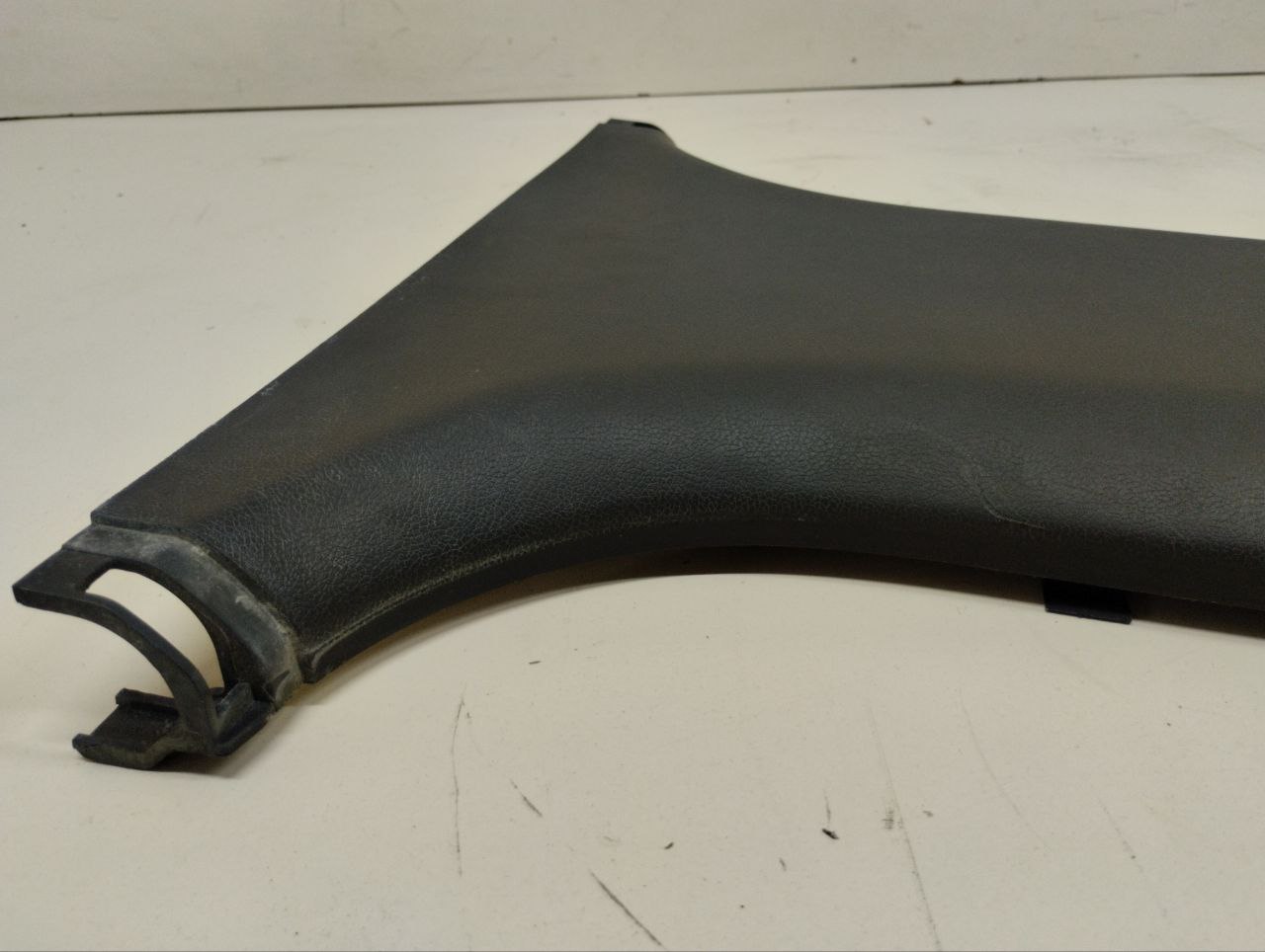 Обшивка стойки Hyundai Sonata 6 (YF) 2010-2014 Обшивка стойки Hyundai Sonata 6 (YF) 2010-2014