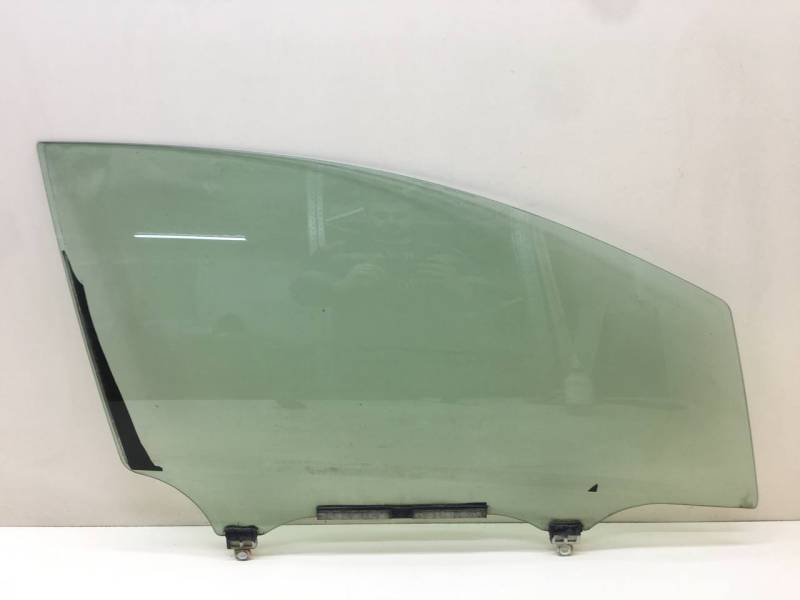 Стекло двери передней правой Toyota Auris (E150) 2006-2012