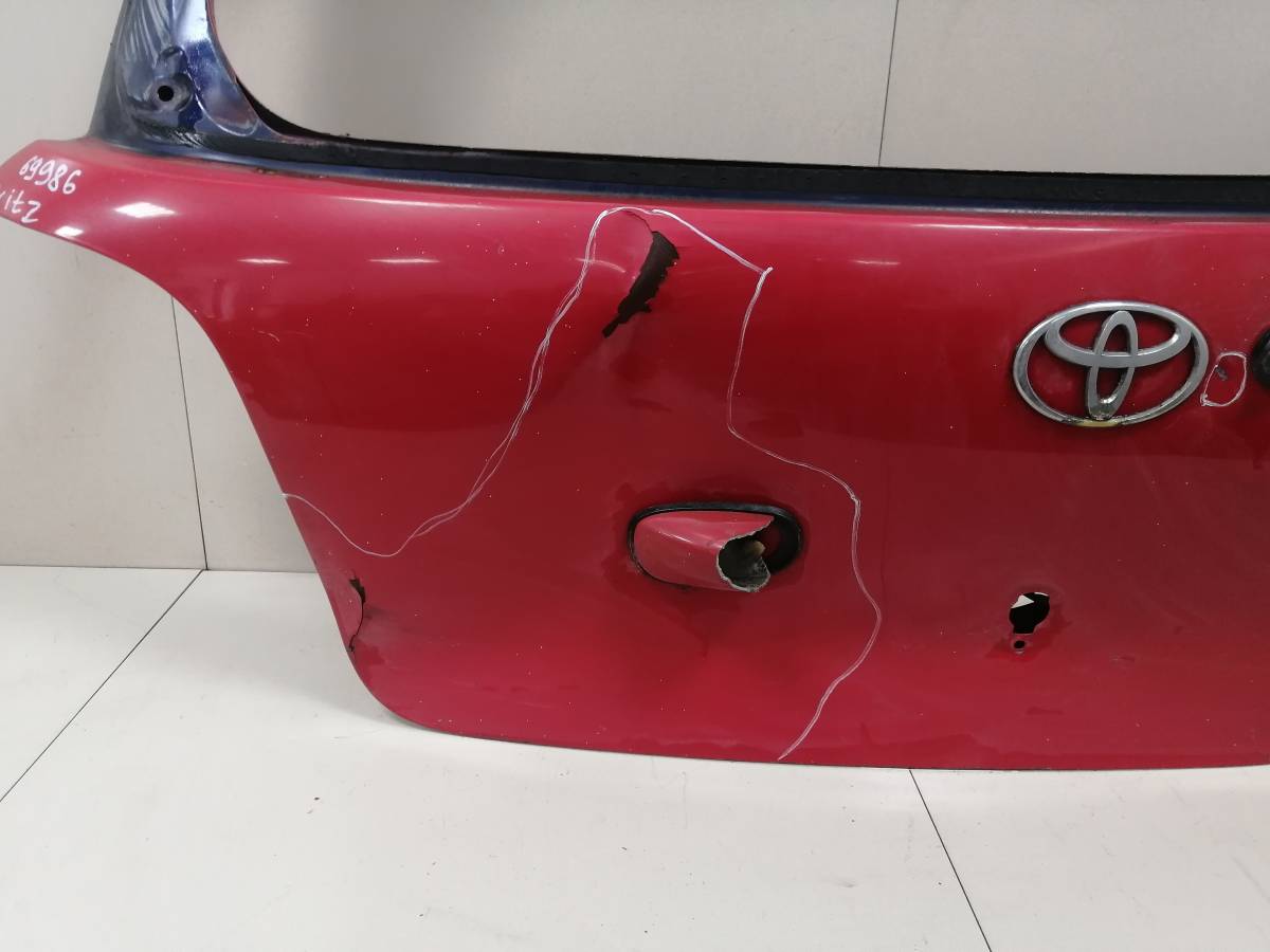 Дверь багажника Toyota Vitz (P10) 1999-2005 Дверь багажника Toyota Vitz (P10) 1999-2005