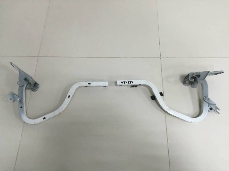 Петля крышки багажника Toyota Mark II  (X100) 1996-2000