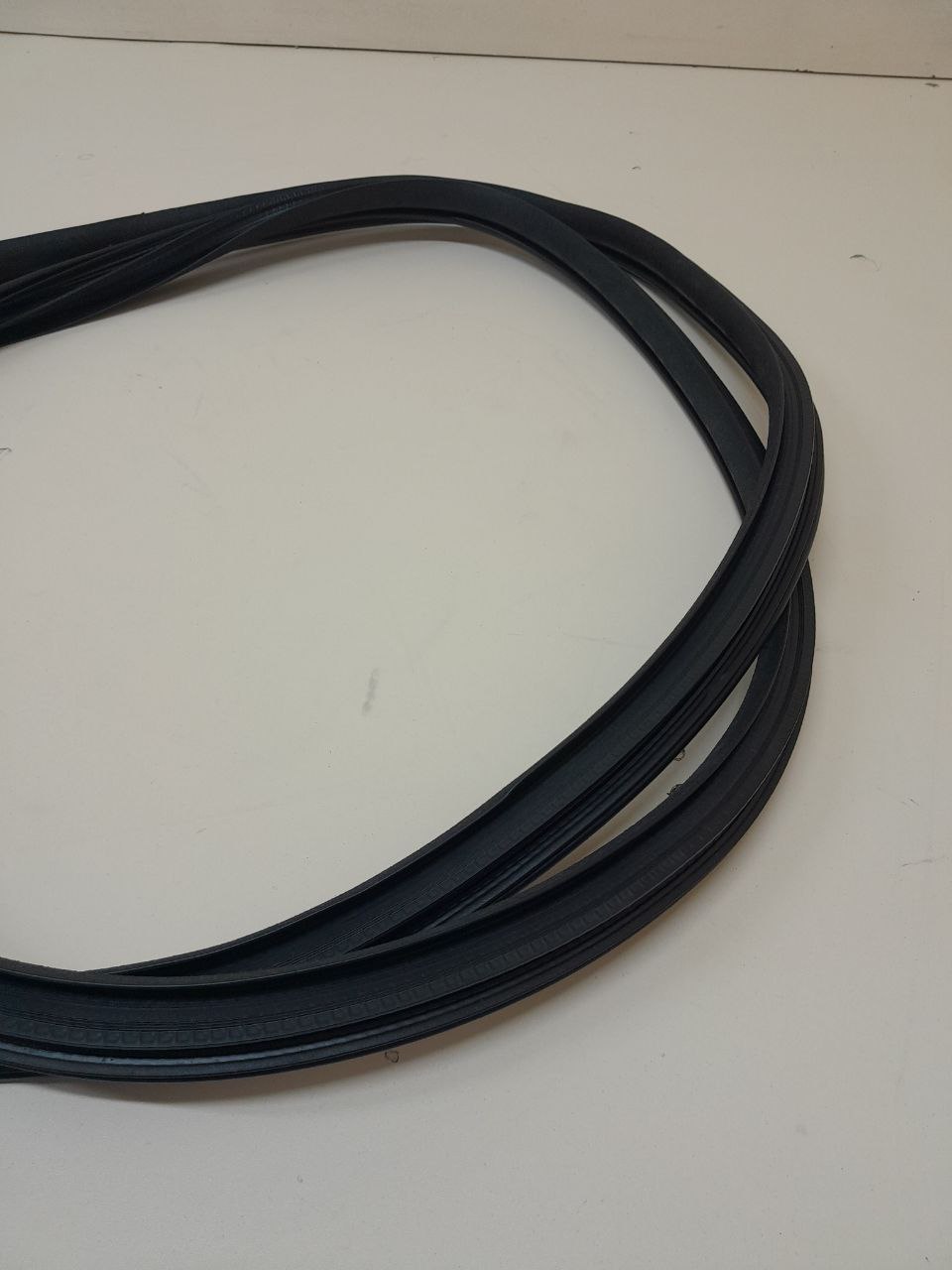 Уплотнитель проема двери задней правой Mitsubishi Outlander (GF) 2012>