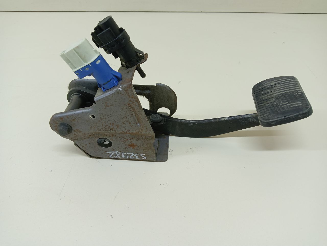 Педаль тормоза Ford Fiesta (MK5) 2002-2008