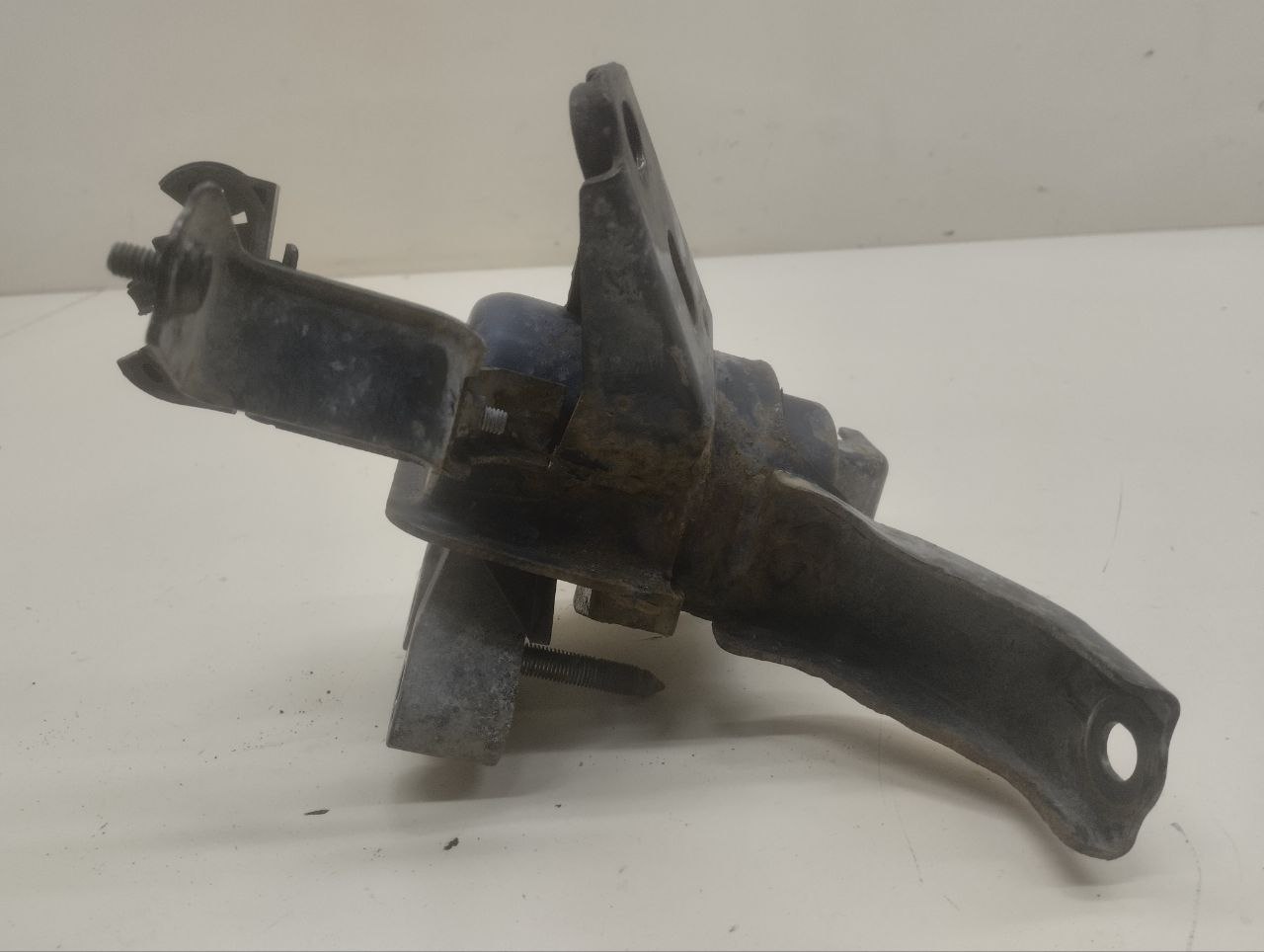 Опора двигателя правая Toyota Auris (E150) 2006-2012