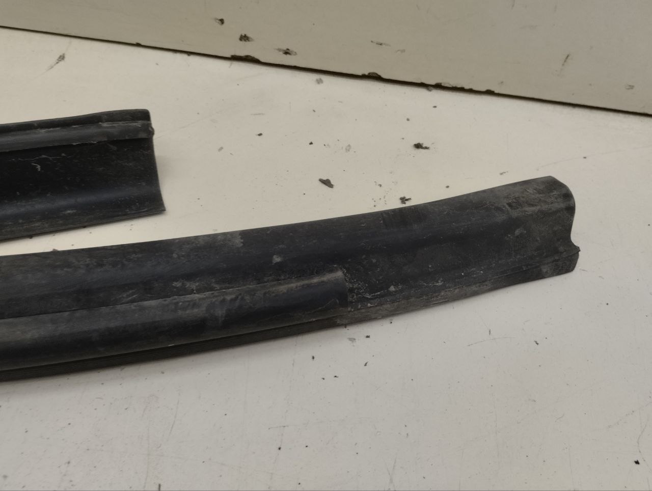 Уплотнитель (Наружный) Renault Sandero Stepway (5S) 2014-2022