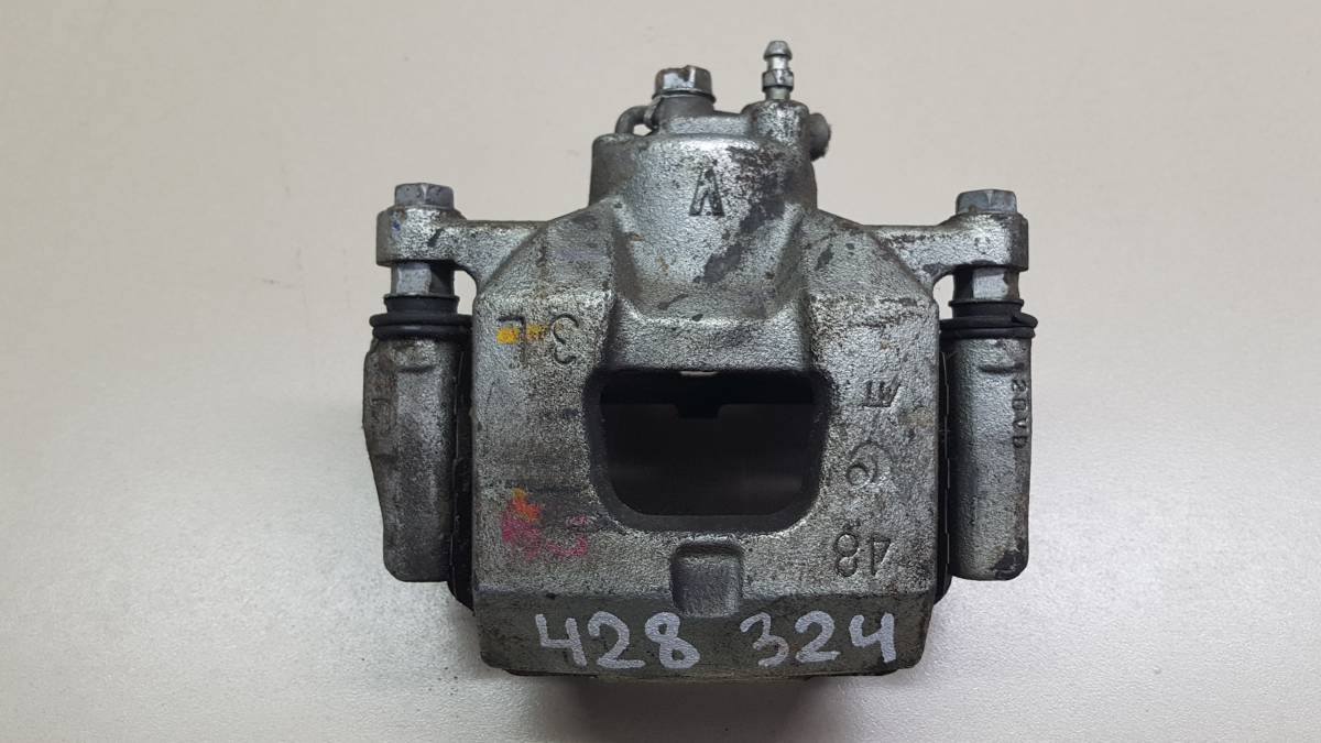 Суппорт передний левый Toyota Vitz (XP130) 2010-2016