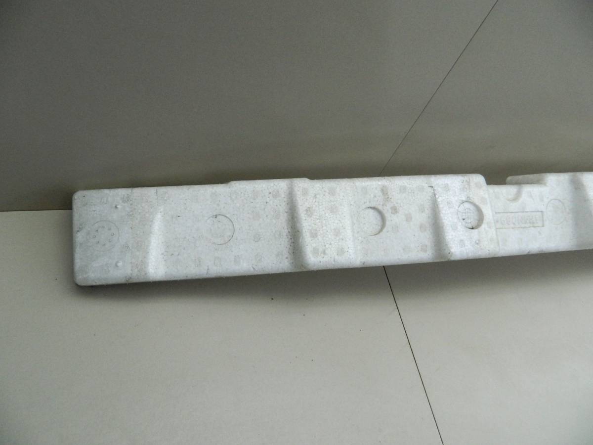 Наполнитель переднего бампера Toyota Prius (W20) 2003-2009