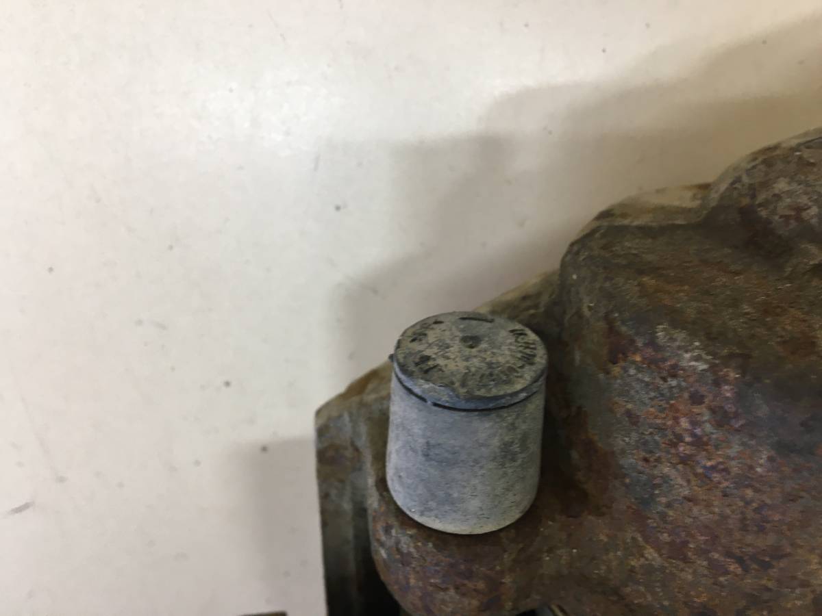 Суппорт передний правый Ford Fiesta (MK5) 2002-2008