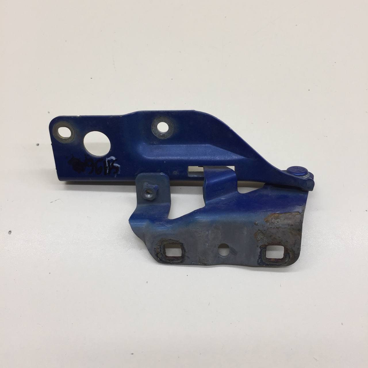 Петля капота правая Nissan Almera Classic (B10) 2006-2013