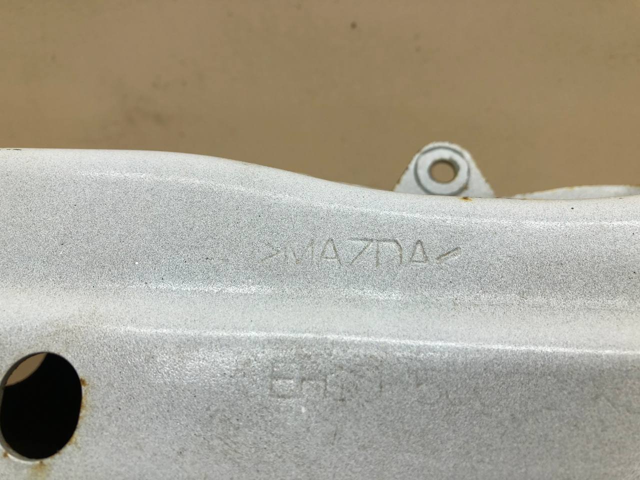 Усилитель переднего бампера Mazda CX-7 (ER) 2006-2012