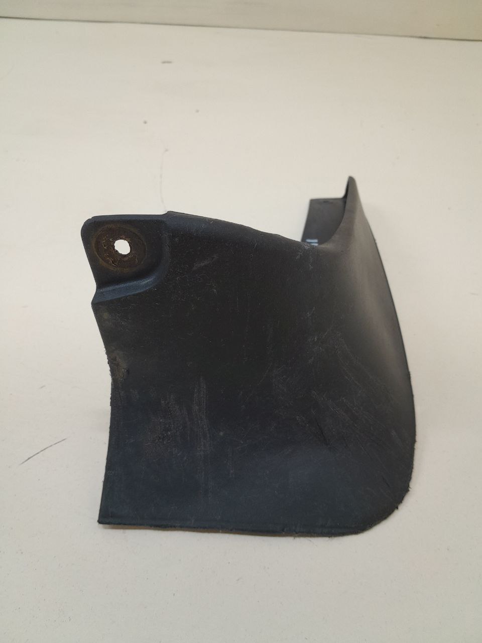 Брызговик передний правый Toyota Auris (E150) 2006-2012