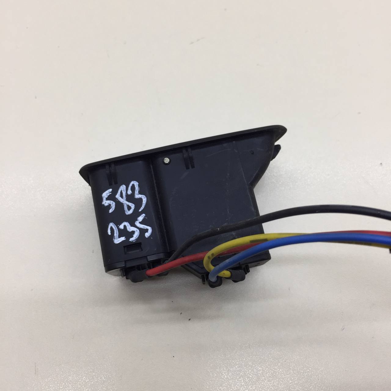 Кнопка открывания багажника Kia Optima 3 (TF) 2010-2015