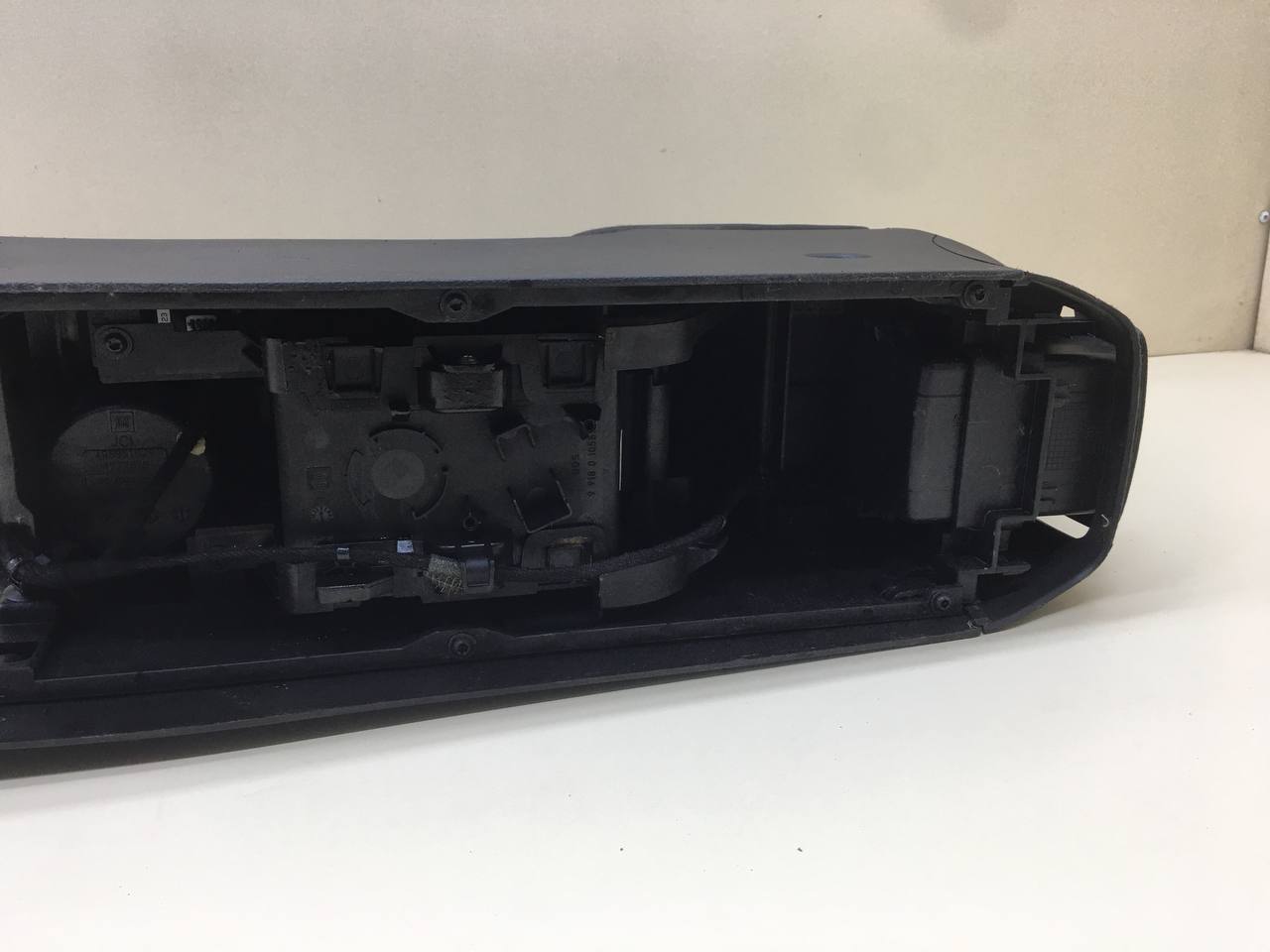 Консоль центральная Opel Astra J 2010-2017