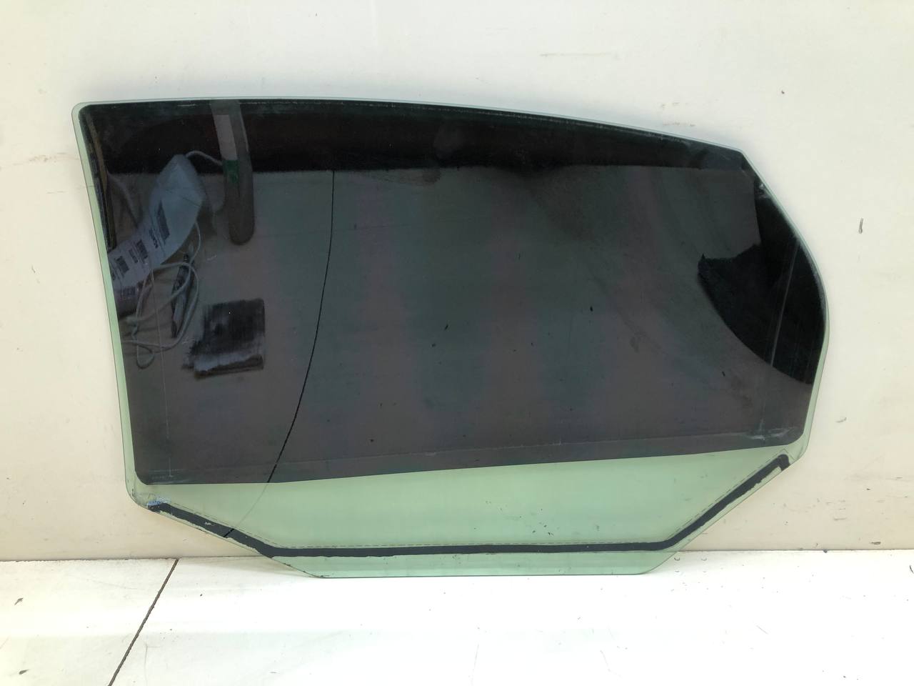Стекло двери задней правой Lada Vesta 2015>