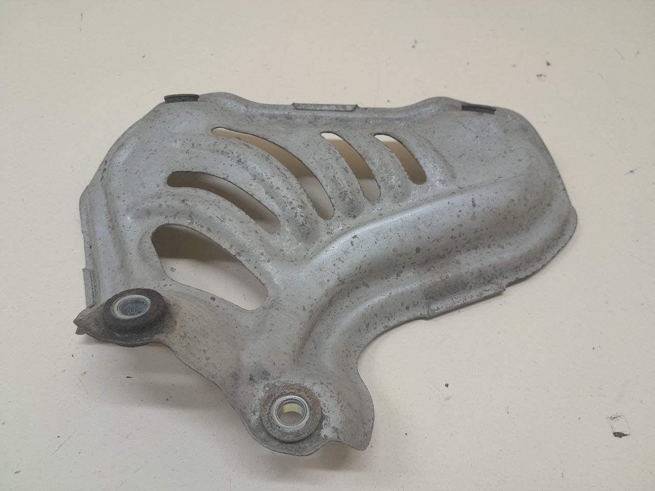 Экран тепловой Toyota Corolla E180 2013-2019 Экран тепловой Toyota Corolla E180 2013-2019