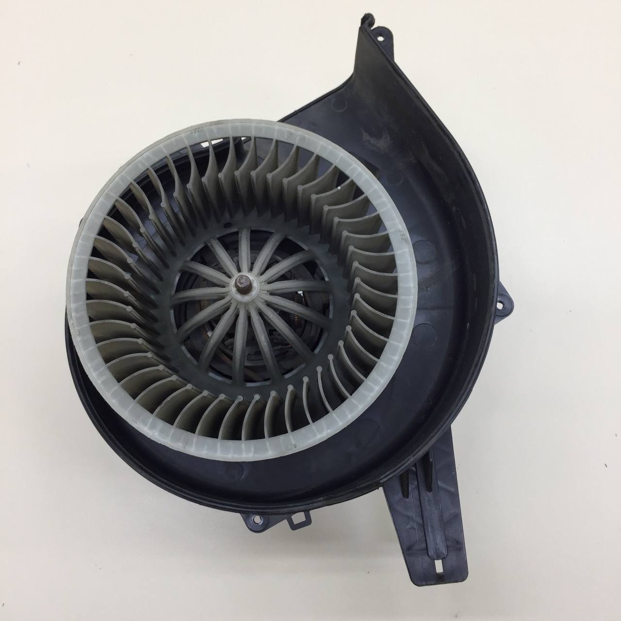 Моторчик отопителя Volkswagen Polo (MK5) 2011-2020 Моторчик отопителя Volkswagen Polo (MK5) 2011-2020