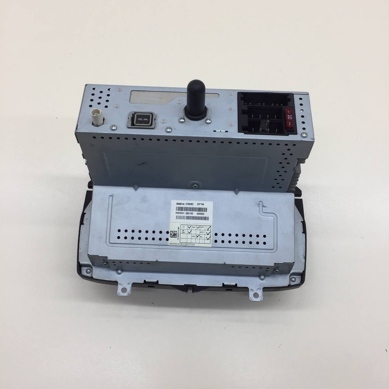 Магнитола Lada Vesta 2015>