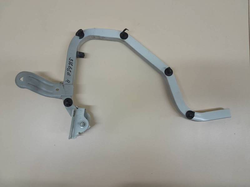 Петля крышки багажника Renault Logan (1) 2005-2014 Петля крышки багажника Renault Logan (1) 2005-2014