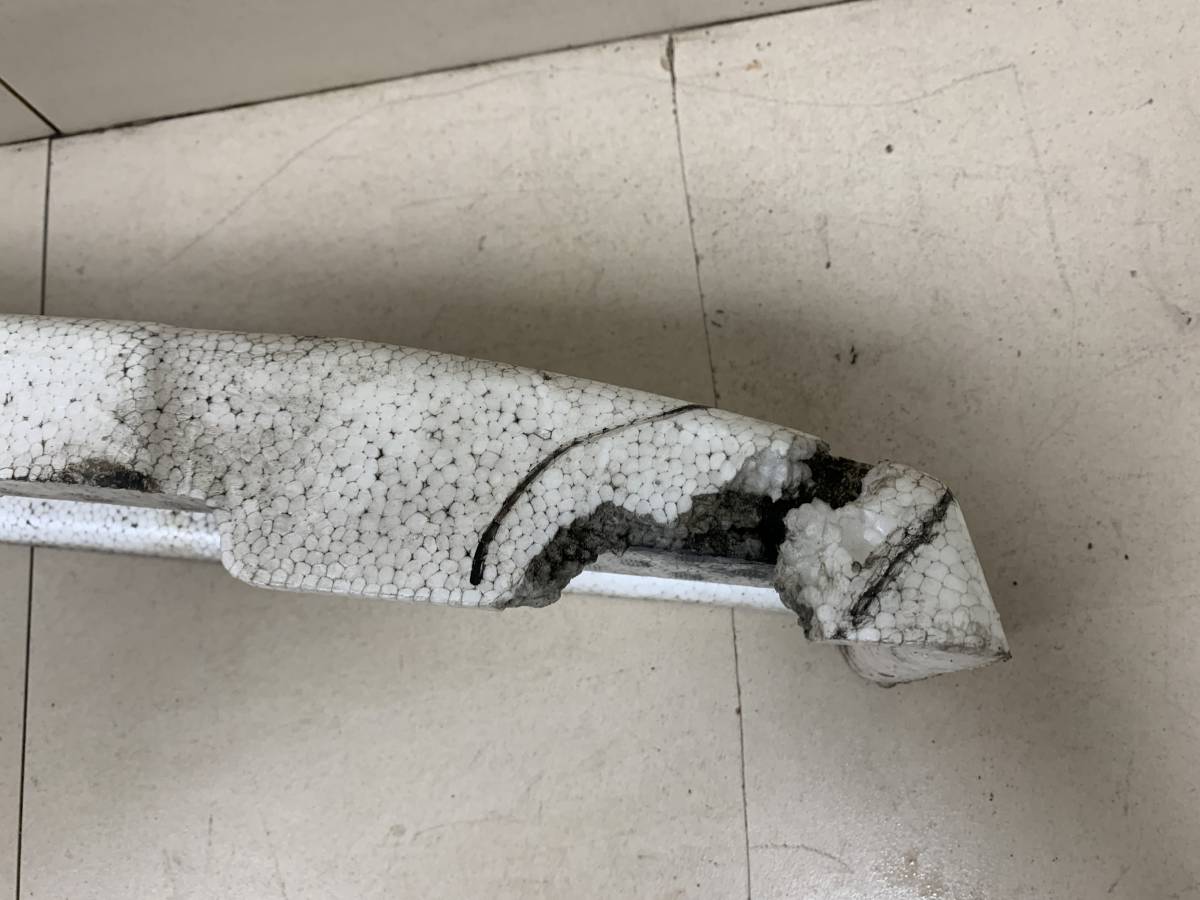 Наполнитель переднего бампера Toyota Prius (W20) 2003-2009