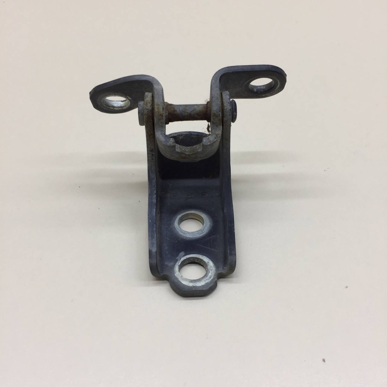 Петля двери передней правой нижняя Honda Civic 4D 2006-2012