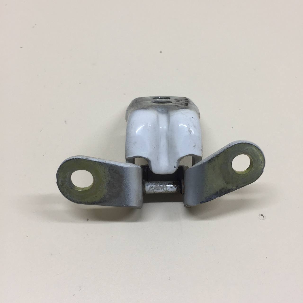 Петля двери передней правой верхняя Chevrolet Cobalt (T250) 2011-2015