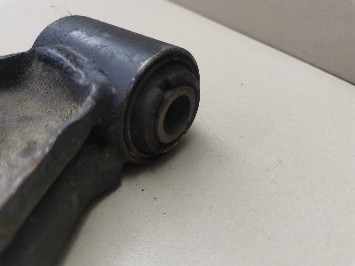 Рычаг передний правый Nissan Almera (N15) 1995-2000 Рычаг передний правый Nissan Almera (N15) 1995-2000