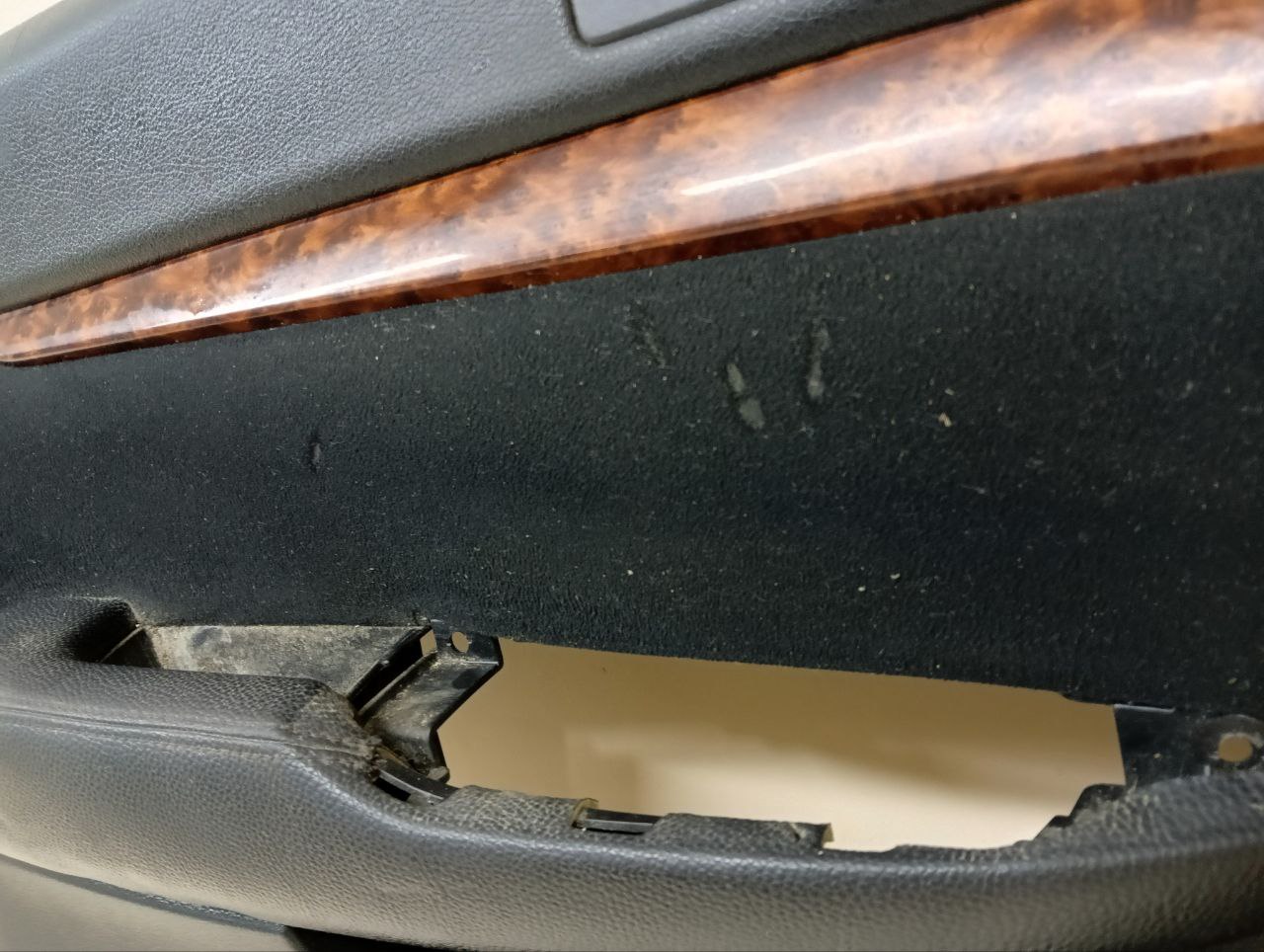 Обшивка двери передней левой Subaru Legacy (B14) 2010-2015