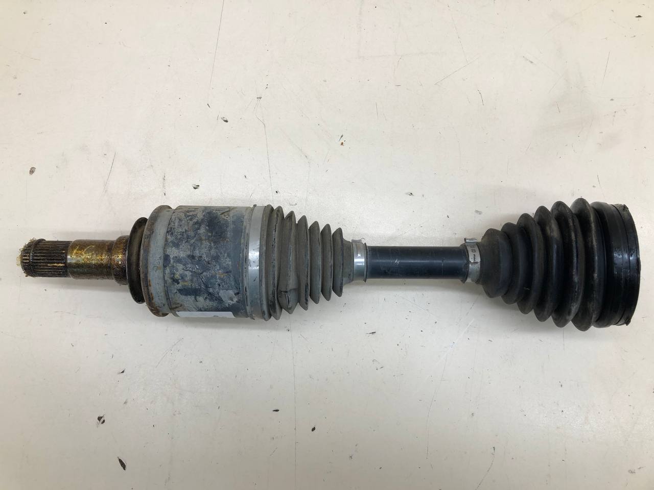 Полуось передняя Toyota Land Cruiser (J200) 2007-2015 Полуось передняя Toyota Land Cruiser (J200) 2007-2015