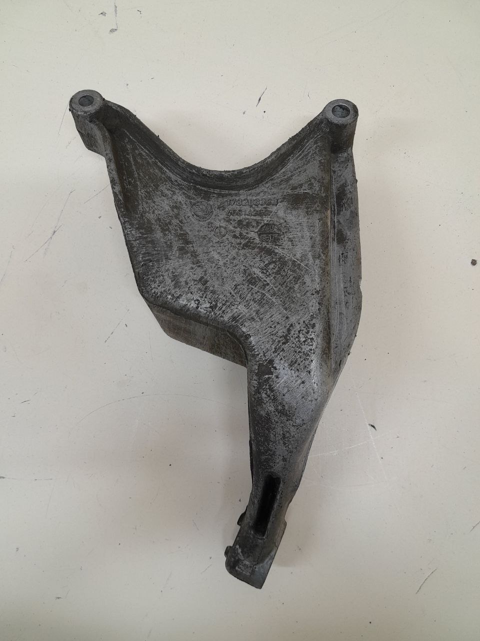 Кронштейн КПП Fiat Albea 2002-2012 Кронштейн КПП Fiat Albea 2002-2012